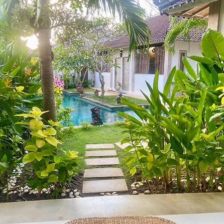Damai Uluwatu Hotel Exterior foto